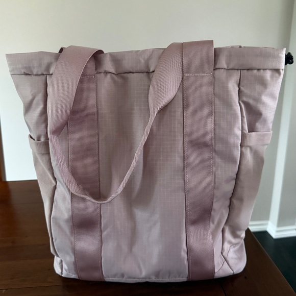 Dakine Jesse Tote - Picture 2 of 6